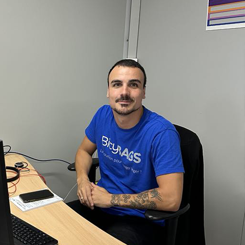 Antoine in a blue Bicybags t-shirt
